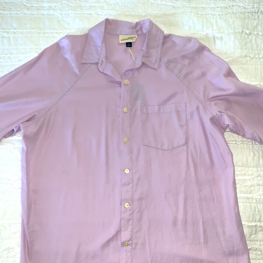 NWT! Universal thread button up
